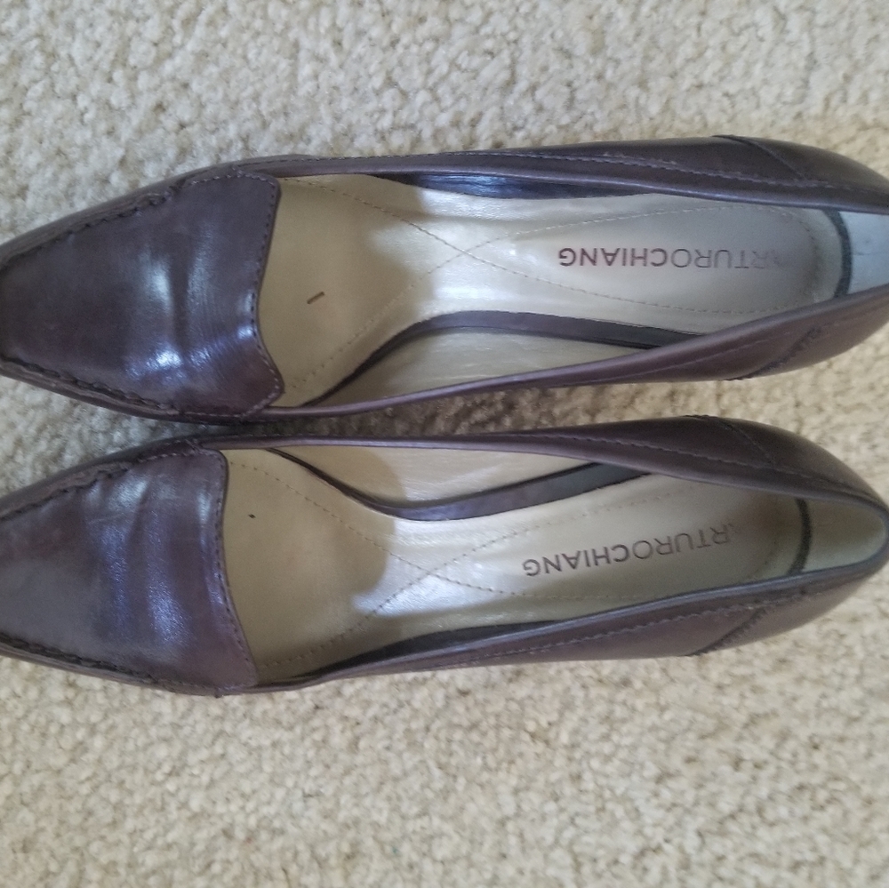brown leather pumps size 6
